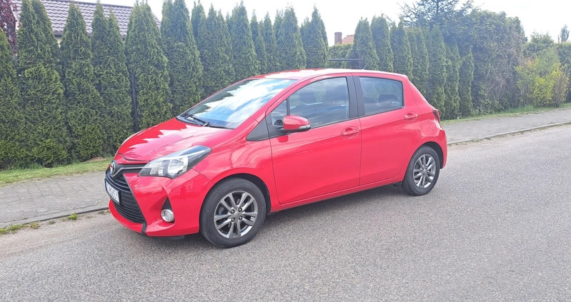 Toyota Yaris cena 29900 przebieg: 115000, rok produkcji 2015 z Szczecin małe 92